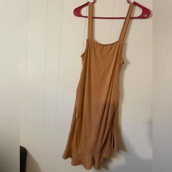 Asymmetrical short ruffle Maternity dress - Picture 4 of 5